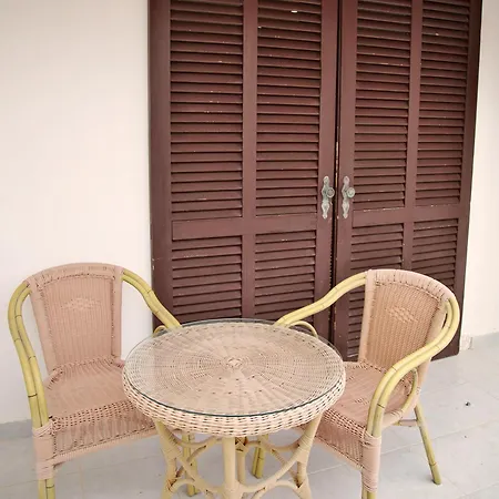 2 Min Walk To Beach - Bungalow Solarium & Pool