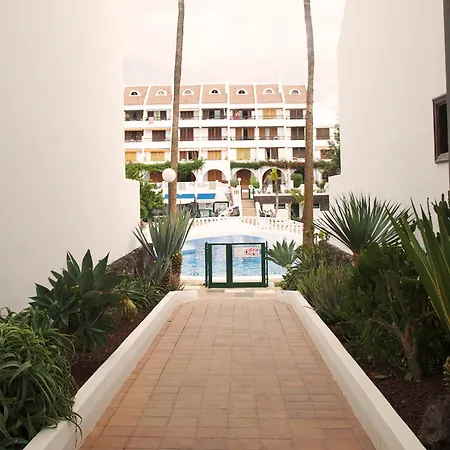 2 Min Walk To Beach - Bungalow Solarium & Pool בית נופש