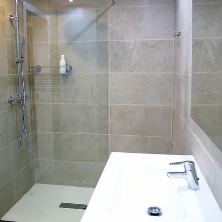 2 Min Walk To Beach - Bungalow Solarium & Pool Hébergement de vacances *